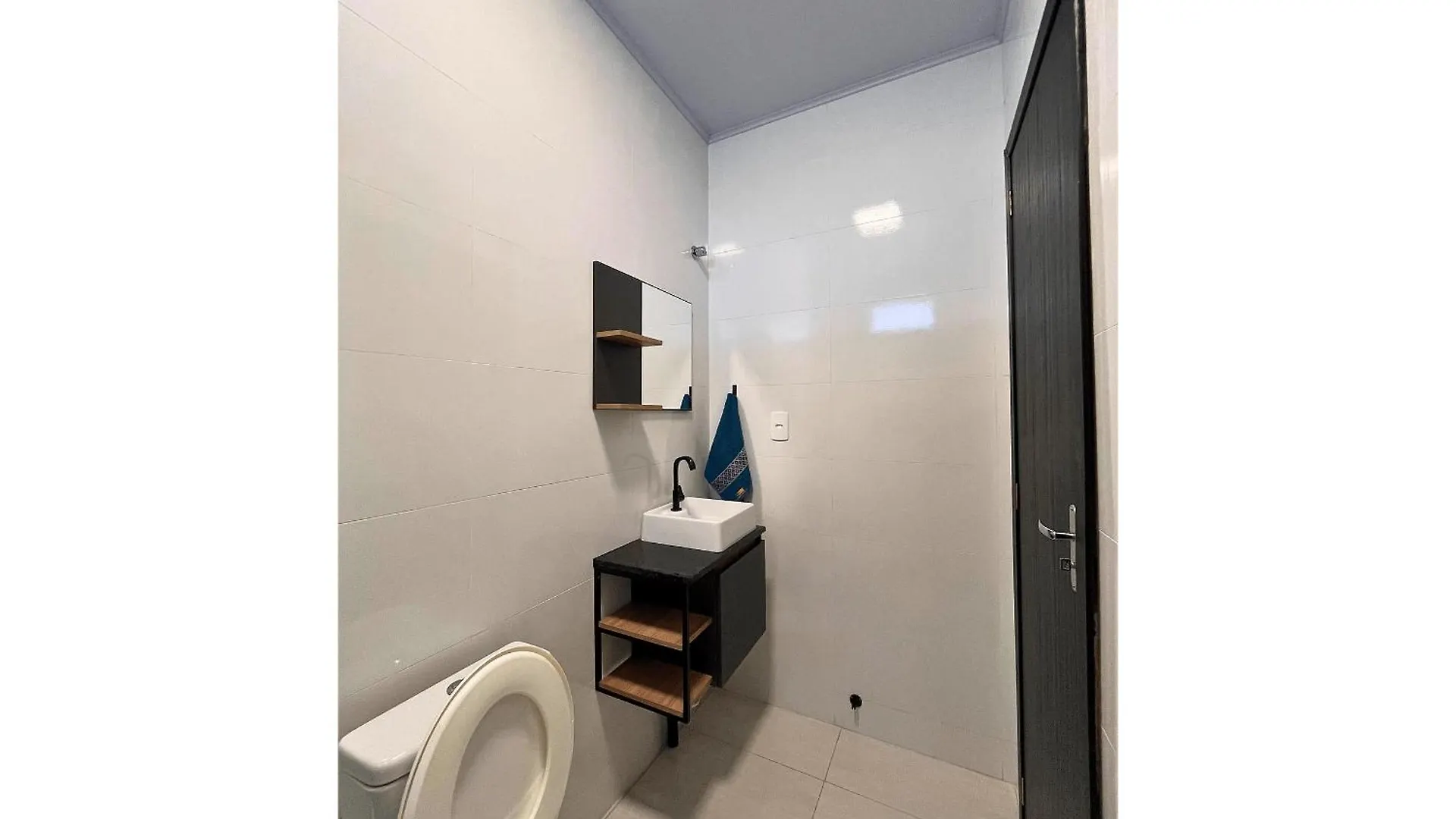 Loft'S -260M Da Praia- C/ Ar -Tv Filmes E Series Navegantes