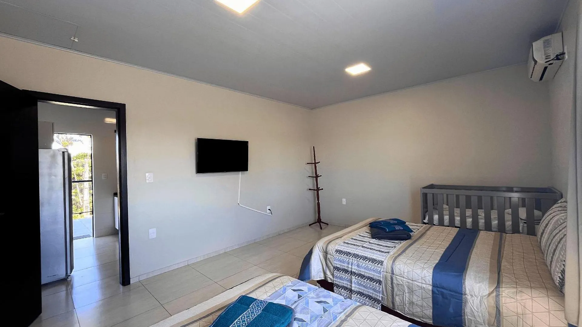 Loft'S -260M Da Praia- C/ Ar -Tv Filmes E Series Navegantes 0*,  Brazil